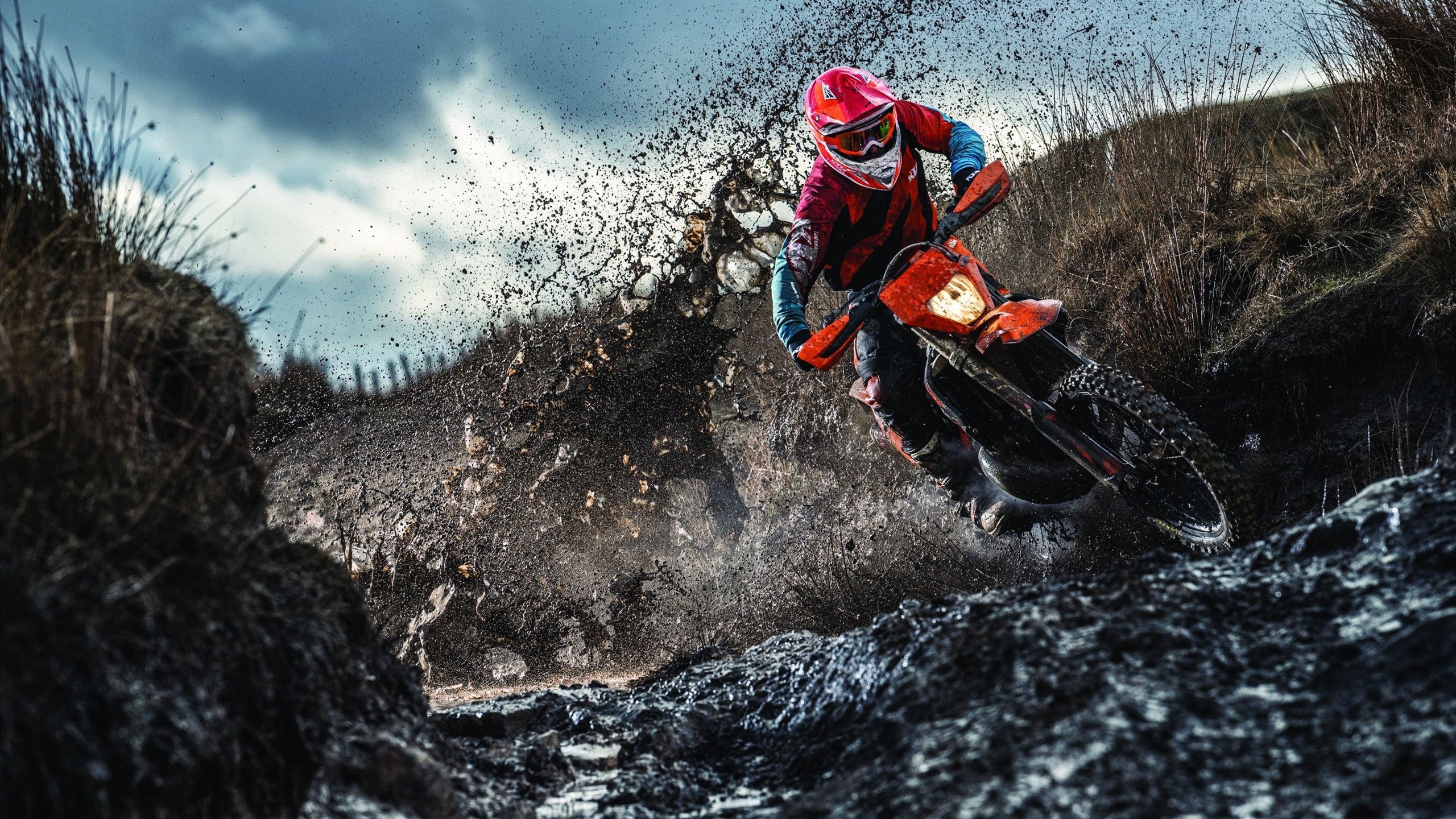 _光影奇幻赛:灯光炫彩中的精彩比拼_,奇幻光影嘉年华